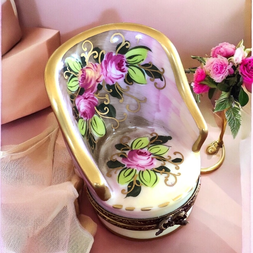 La Gloriette Limoges France Porcelain Hinged Trinket Box Victorian Arm Chair ￼